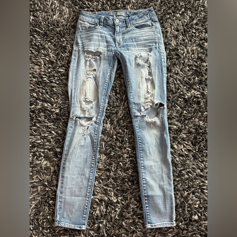 American Eagle Outfitters Light Wash Ripped Skinny Jeans